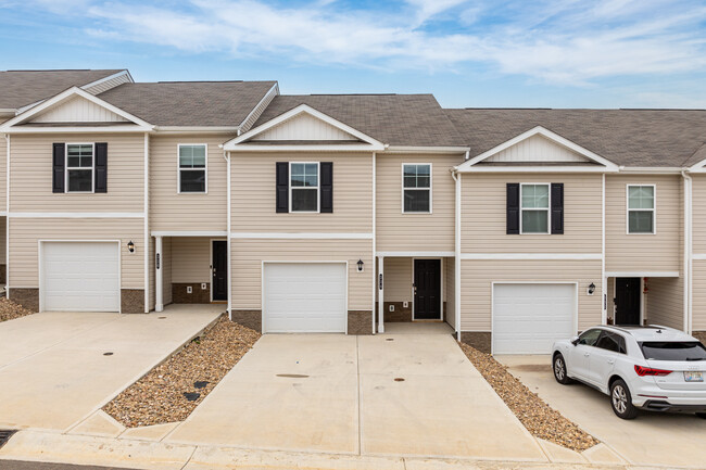 Martin Square in Gray, TN - Foto de edificio - Building Photo