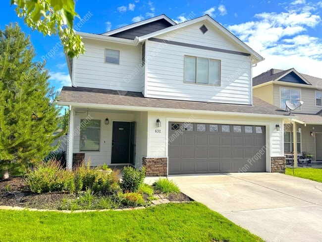 632 SE Glengarry Place