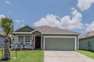 2753 Green Finch in Canyon Lake, TX - Building Photo - Building Photo