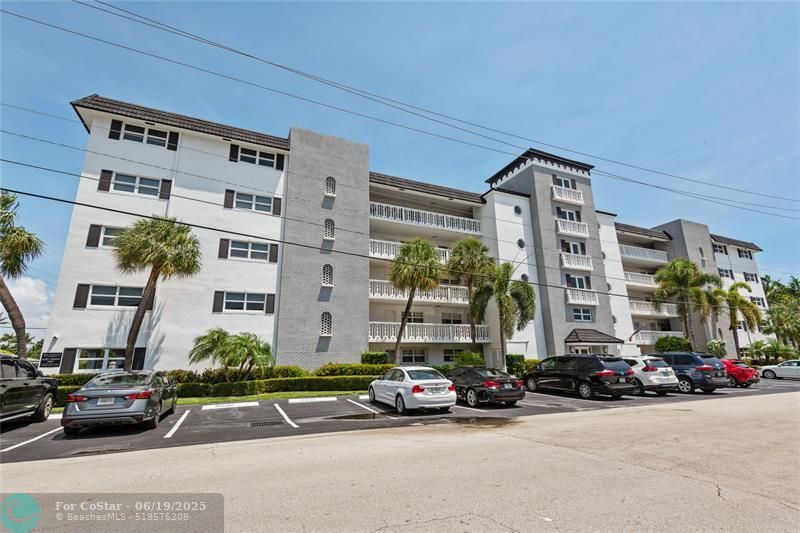 5100 Bayview Dr in Fort Lauderdale, FL - Building Photo