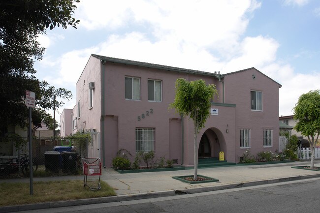 5822 Willoughby Ave in Los Angeles, CA - Building Photo - Building Photo