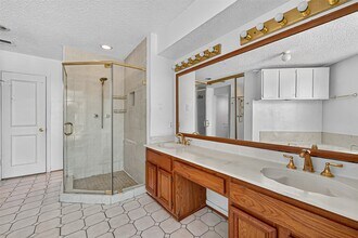 1535 Beaconshire in Houston, TX - Building Photo - Building Photo