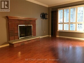 331 Green Ln in Markham, ON - Building Photo - Building Photo