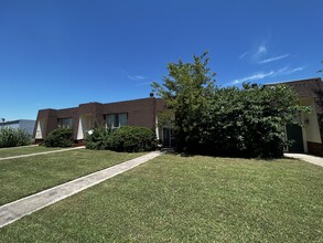 Westwood Townhomes in Wagoner, OK - Foto de edificio - Building Photo