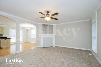 4025 Lofter Ct in Winston-Salem, NC - Foto de edificio - Building Photo