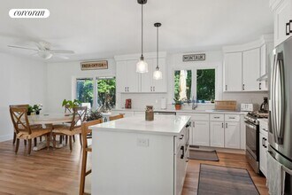 27 Water Hole Rd in East Hampton, NY - Foto de edificio - Building Photo