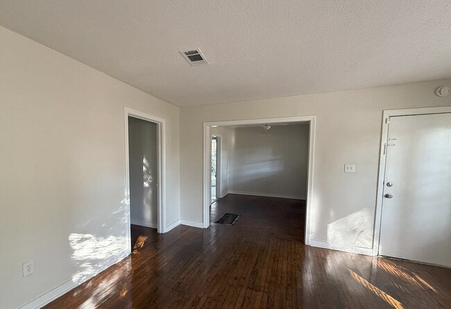 756 Kensington Pl in Jackson, MS - Foto de edificio - Building Photo