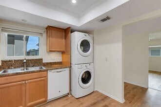 66 Strathmore Blvd in Sarasota, FL - Building Photo - Building Photo