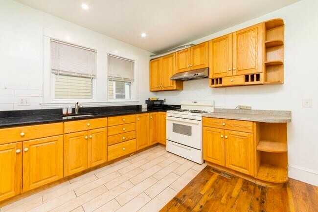 22 Priesing St-Unit -22 in Boston, MA - Building Photo - Building Photo