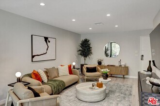 7300 Franklin Ave in Los Angeles, CA - Building Photo - Building Photo