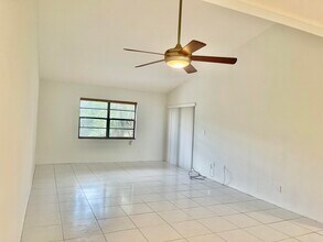 1647 Cabot Ln-Unit -A10 in Wellington, FL - Building Photo - Building Photo