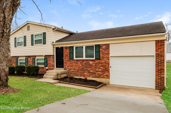 6125 Park Rd in Crestwood, KY - Building Photo - Building Photo