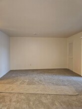 29936 Utica Rd, Unit 37 in Roseville, MI - Foto de edificio - Building Photo