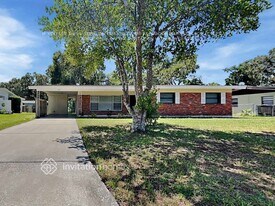 507 Greenbay Ave in Brandon, FL - Building Photo