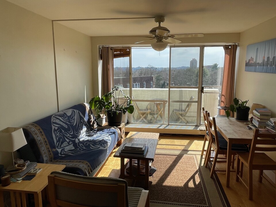 29 Concord Ave, Unit 812 in Cambridge, MA - Building Photo