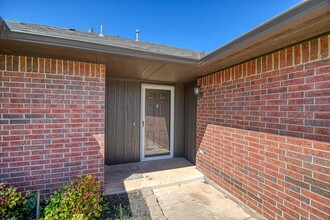 925 Eagle Cliff Dr in Norman, OK - Building Photo - Building Photo
