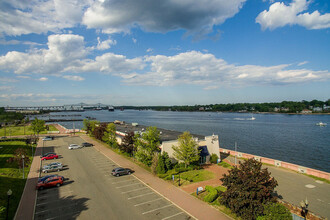 Harbor Terrace in Perth Amboy, NJ - Building Photo - Building Photo