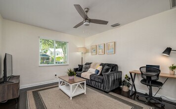 820 23rd Ave N in St. Petersburg, FL - Building Photo - Building Photo