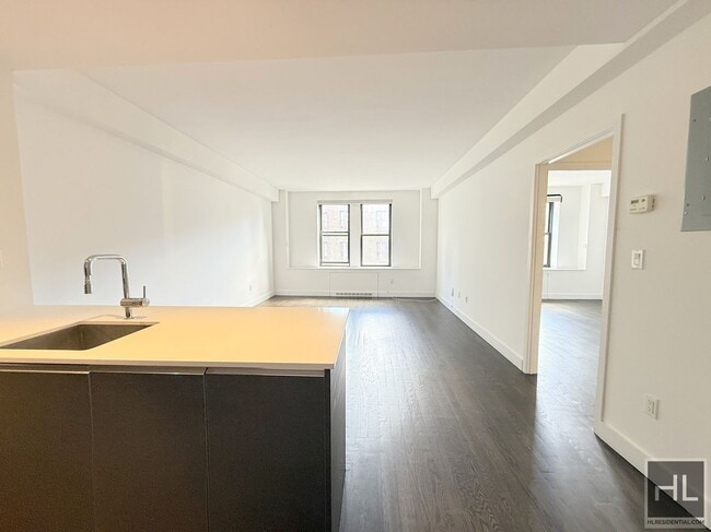 Large king size 1 bed 1 bath with washer a