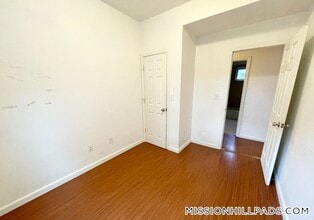 93A Hillside St in Boston, MA - Building Photo - Building Photo