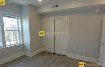 120 Kenrick St, Unit 5 in Boston, MA - Building Photo - Building Photo