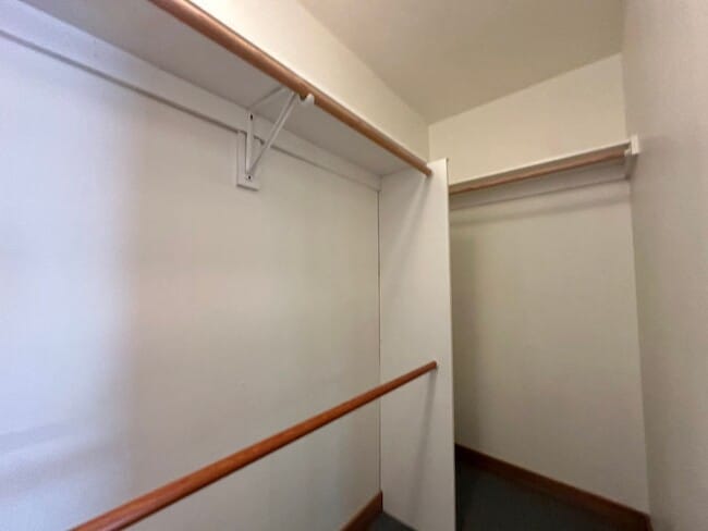 property at 15708 Rayen St