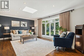 1424 Indian Rd in Mississauga, ON - Building Photo - Building Photo