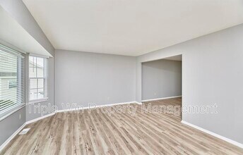 4310 Castle Rock Ct in St. Charles, MO - Building Photo - Building Photo