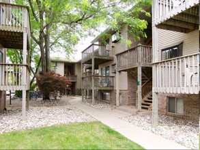 Courtyard Flatlets in East Lansing, MI - Building Photo - Building Photo