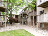 Courtyard Flatlets in East Lansing, MI - Foto de edificio - Building Photo