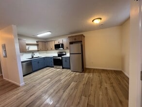 715 N 35th St in Herrin, IL - Building Photo - Building Photo