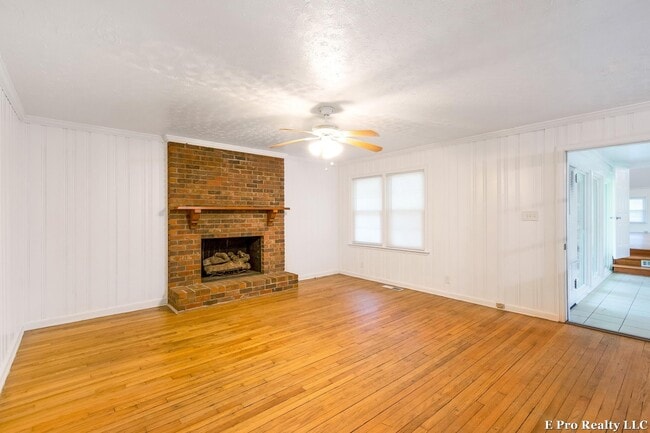 property at 1559 Childress Dr SW