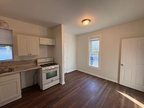 1027 Yale St in Akron, OH - Building Photo - Building Photo