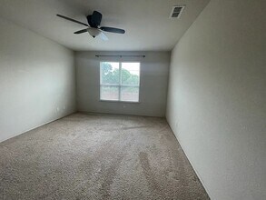 2004 E Windsor Dr in Denton, TX - Building Photo - Building Photo