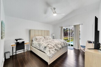 945 Sunflower Ave in Delray Beach, FL - Building Photo - Building Photo