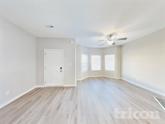 5325 Oakley Commons Blvd in Union City, GA - Building Photo - Building Photo