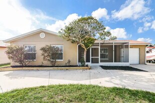 4013 27th Ave W in Bradenton, FL - Building Photo