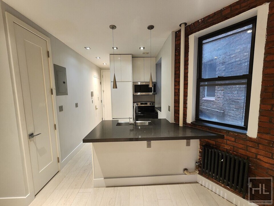 Tenth Avenue in New York, NY - Building Photo