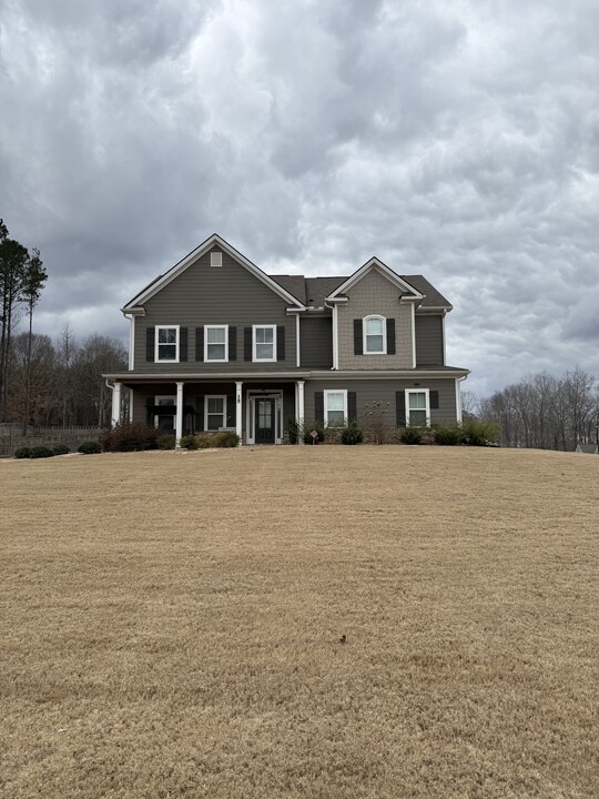 15 Hollyhock Ln in Covington, GA - Building Photo