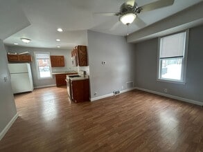 221 1/2 Grace St in Grove City, PA - Building Photo - Building Photo