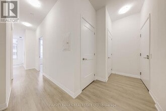 50-350 Dunfield Ave in Toronto, ON - Building Photo - Building Photo