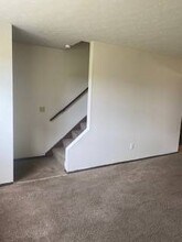 2145 Kenyon St in Louisville, OH - Building Photo - Building Photo