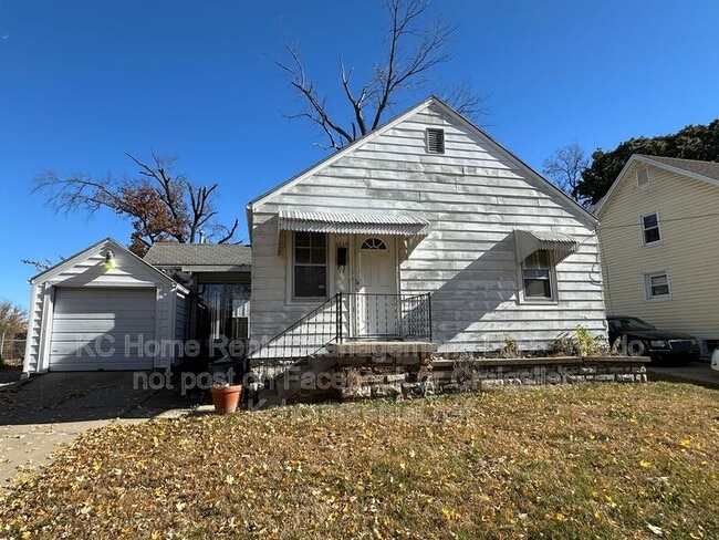 property at 2115 N 40 St