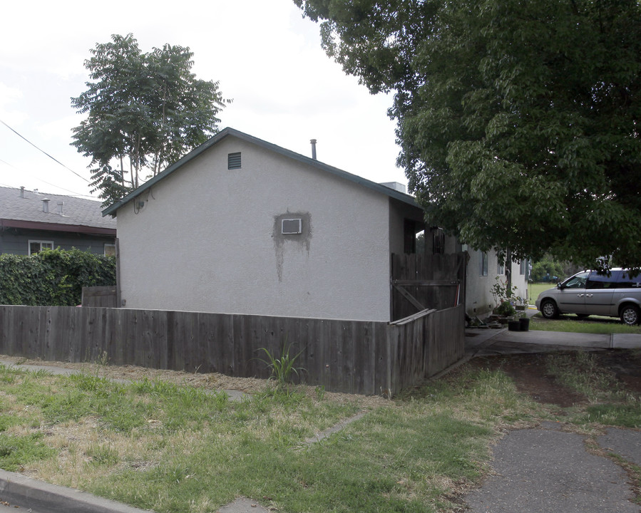 714-720 Walnut St in West Sacramento, CA - Building Photo