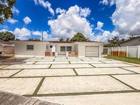 1200 NW 76th Ave in Hollywood, FL - Building Photo