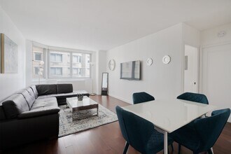 401 E 34th St in New York, NY - Building Photo - Building Photo