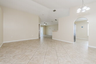 2145 Marisol Loop in Kissimmee, FL - Building Photo - Building Photo