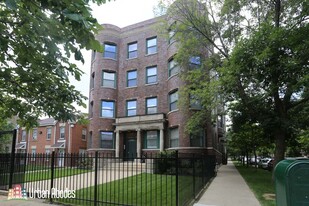 4657 N Malden St, Unit M06B Apartments