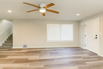 320-322 Goethals Dr in Richland, WA - Building Photo - Building Photo