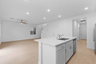 4469 Sawyer Rdg St in Las Vegas, NV - Building Photo - Building Photo